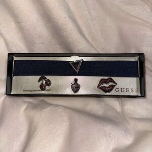 ✨NEW Guess Interchangeable Brooch Choker✨
